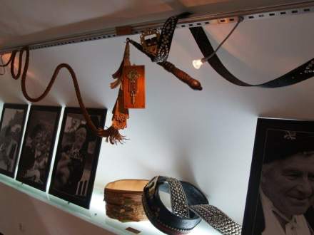 Wystawa "Okruchy w pięknie ukryte"